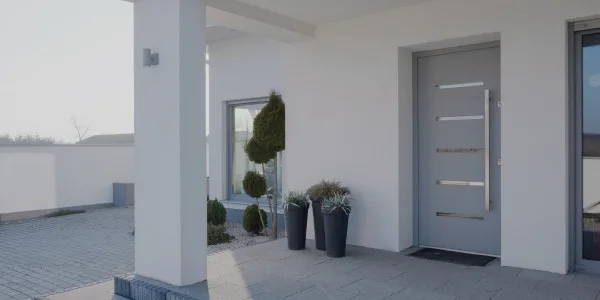 Portes d'entrée en aluminium et PVC à Toulouse Menuiserie