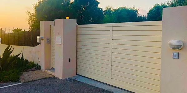 portail-portillon-sur-mesure Portail aluminium